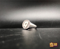 Nhẫn Chữ Cái Mặt Tròn